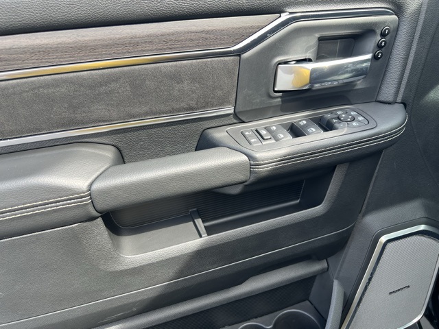 2025 Ram 2500 Laramie photo 6