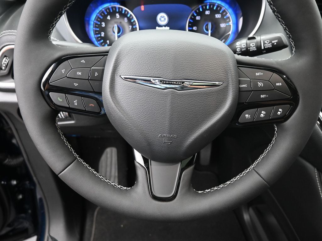 2025 Chrysler Pacifica Limited photo 12