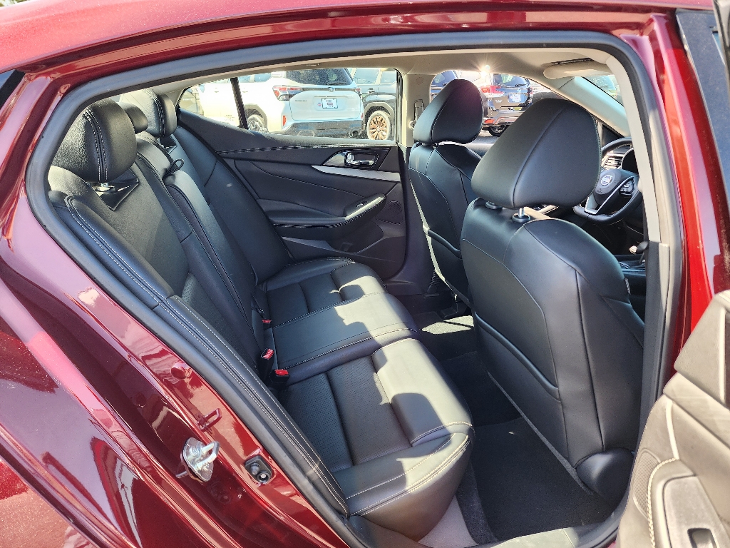 2017 Nissan Maxima SV photo 22