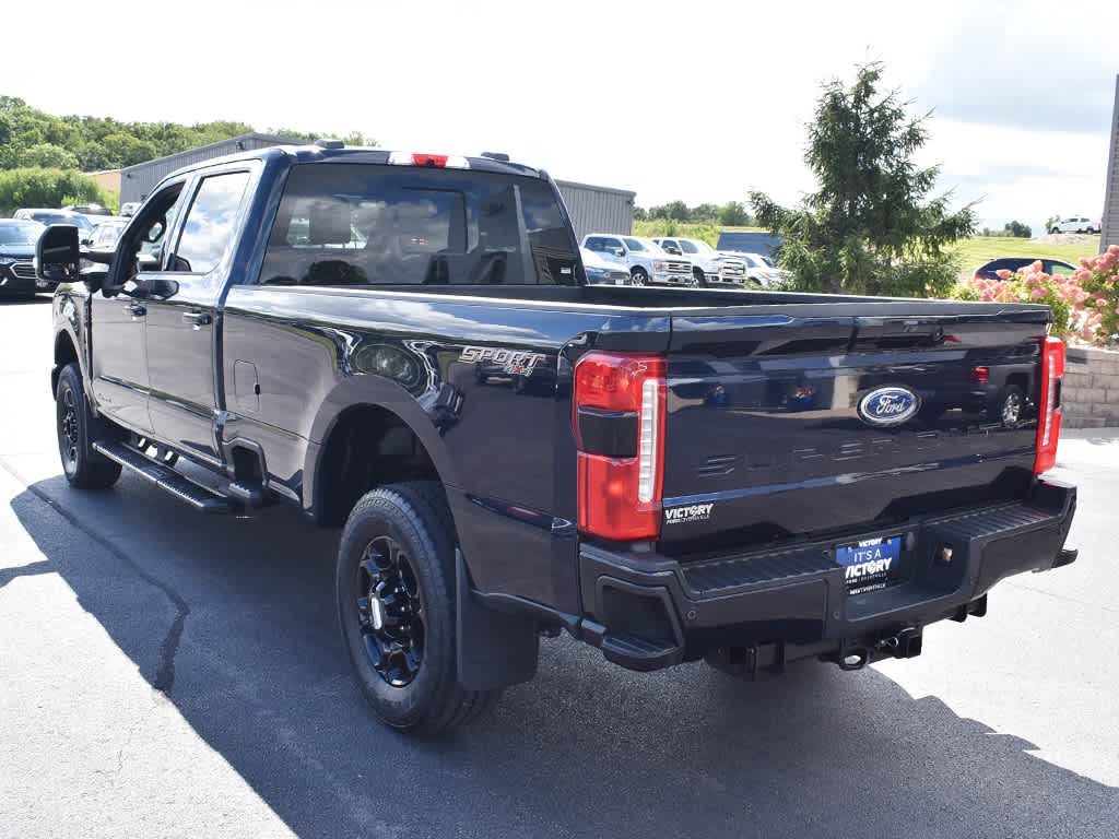 2024 Ford F-350 XLT photo 2