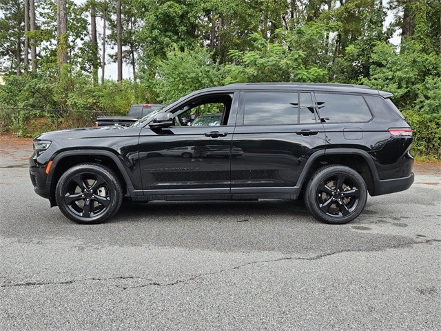 2023 Jeep Grand Cherokee Altitude photo 4
