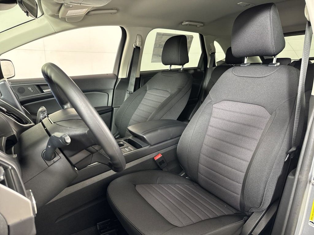 2024 Ford Edge SE photo 16