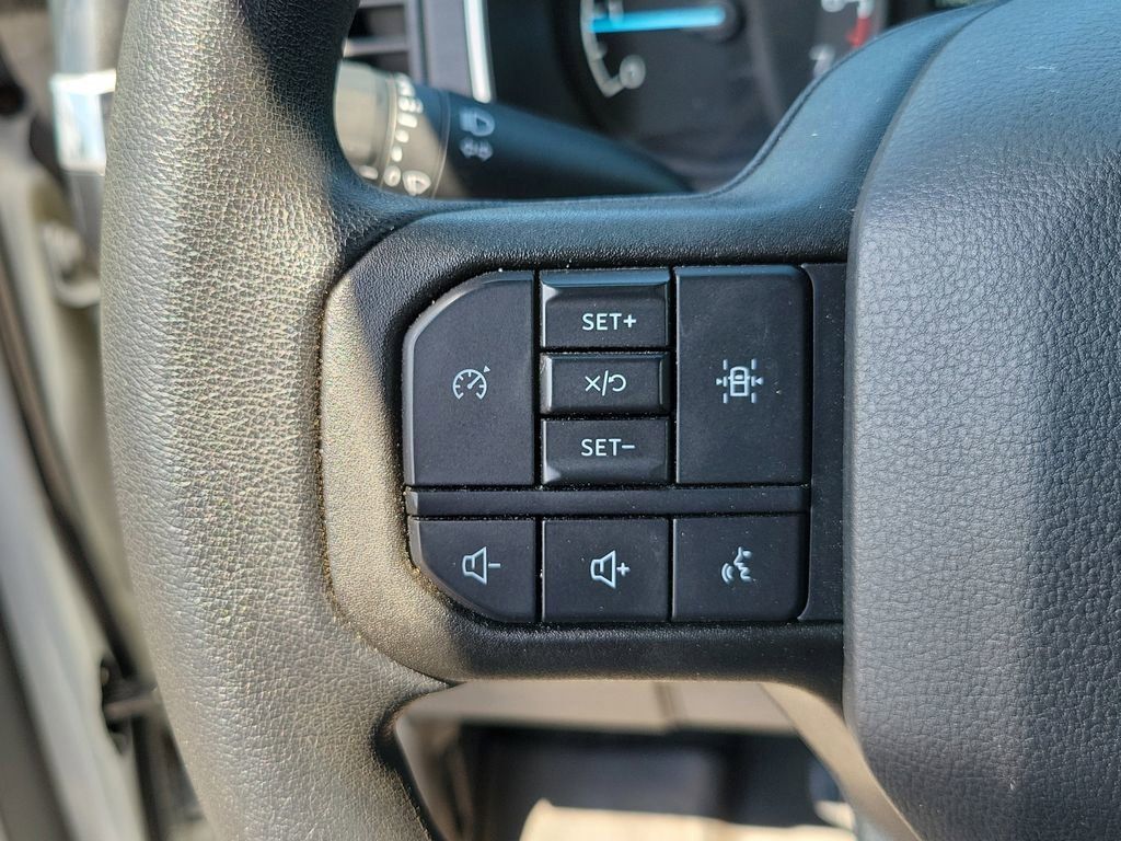 2022 Ford F-150 XL photo 16