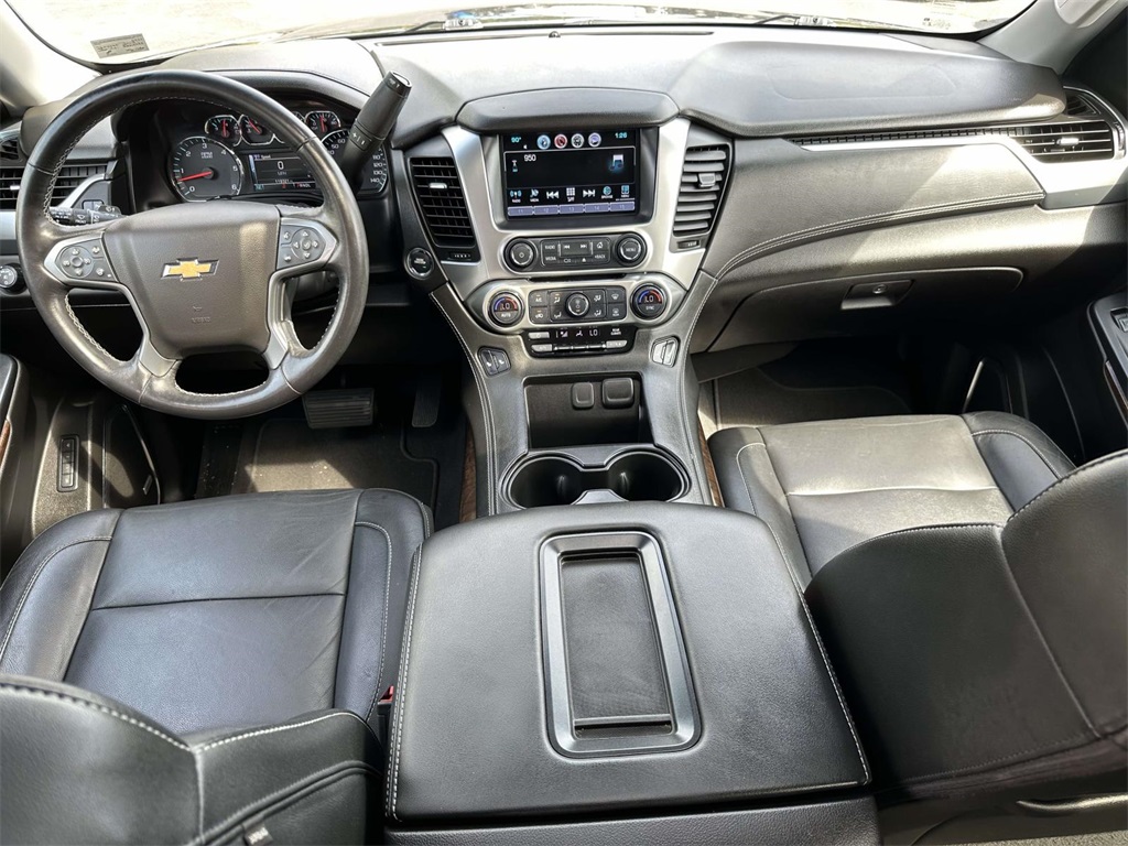 2019 Chevrolet Tahoe LT photo 2