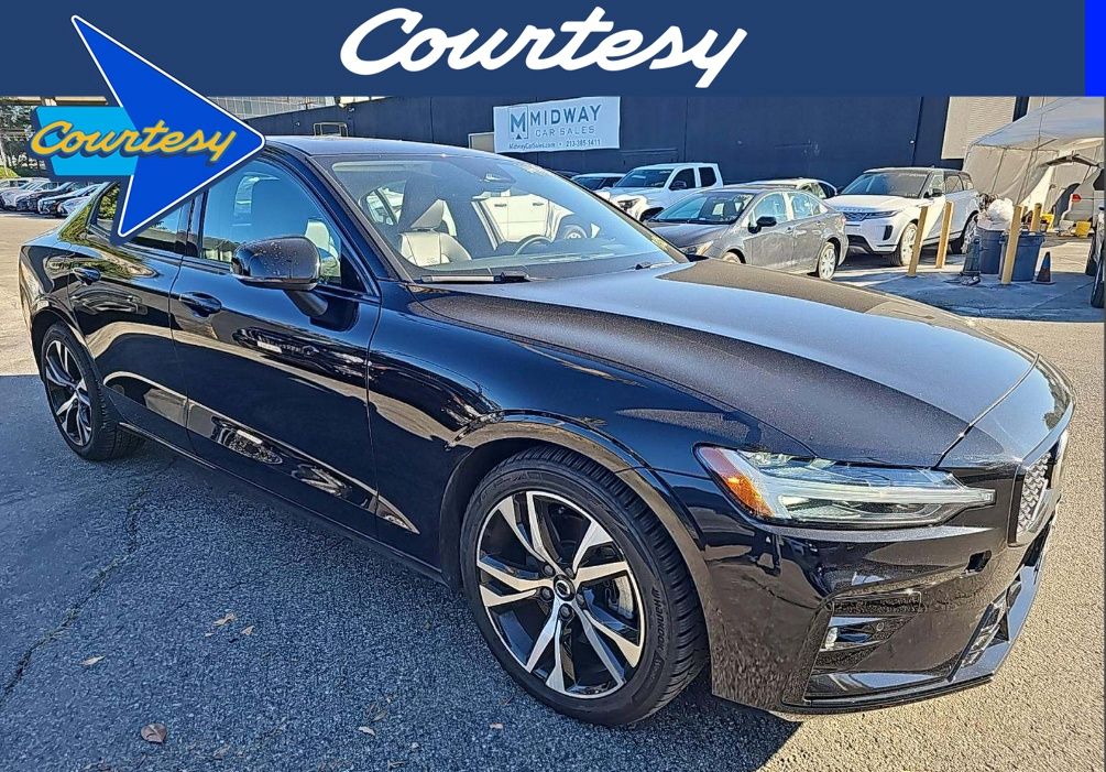 2024 Volvo S60 Core's photo