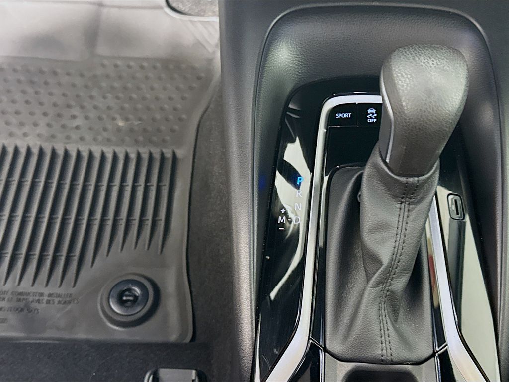 2022 Toyota Corolla SE photo 16