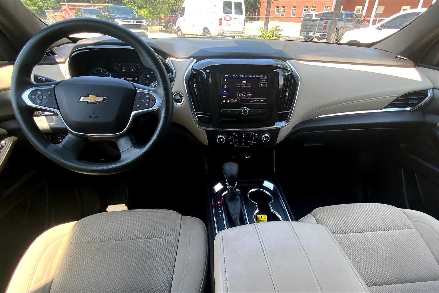 2022 Chevrolet Traverse L photo 13