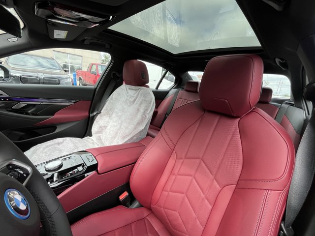 2026 Bmw 550e xDrive photo 14