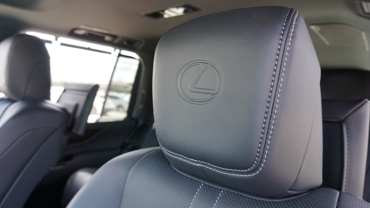 2023 Lexus LX 600 Ultra Luxury photo 25