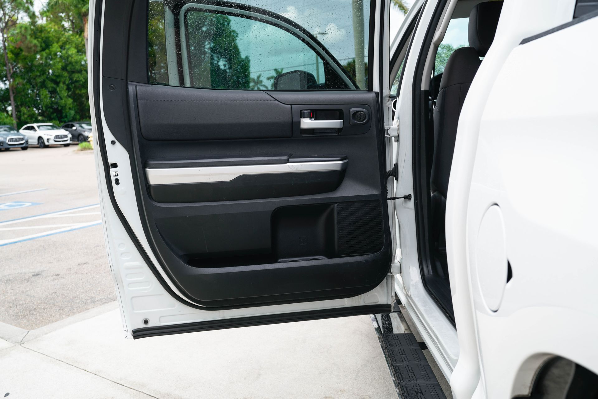 2016 Toyota Tundra SR5 photo 29