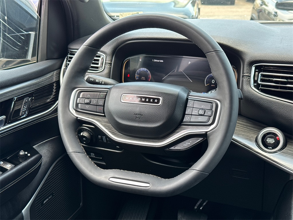 2023 Jeep Wagoneer L Series II photo 23