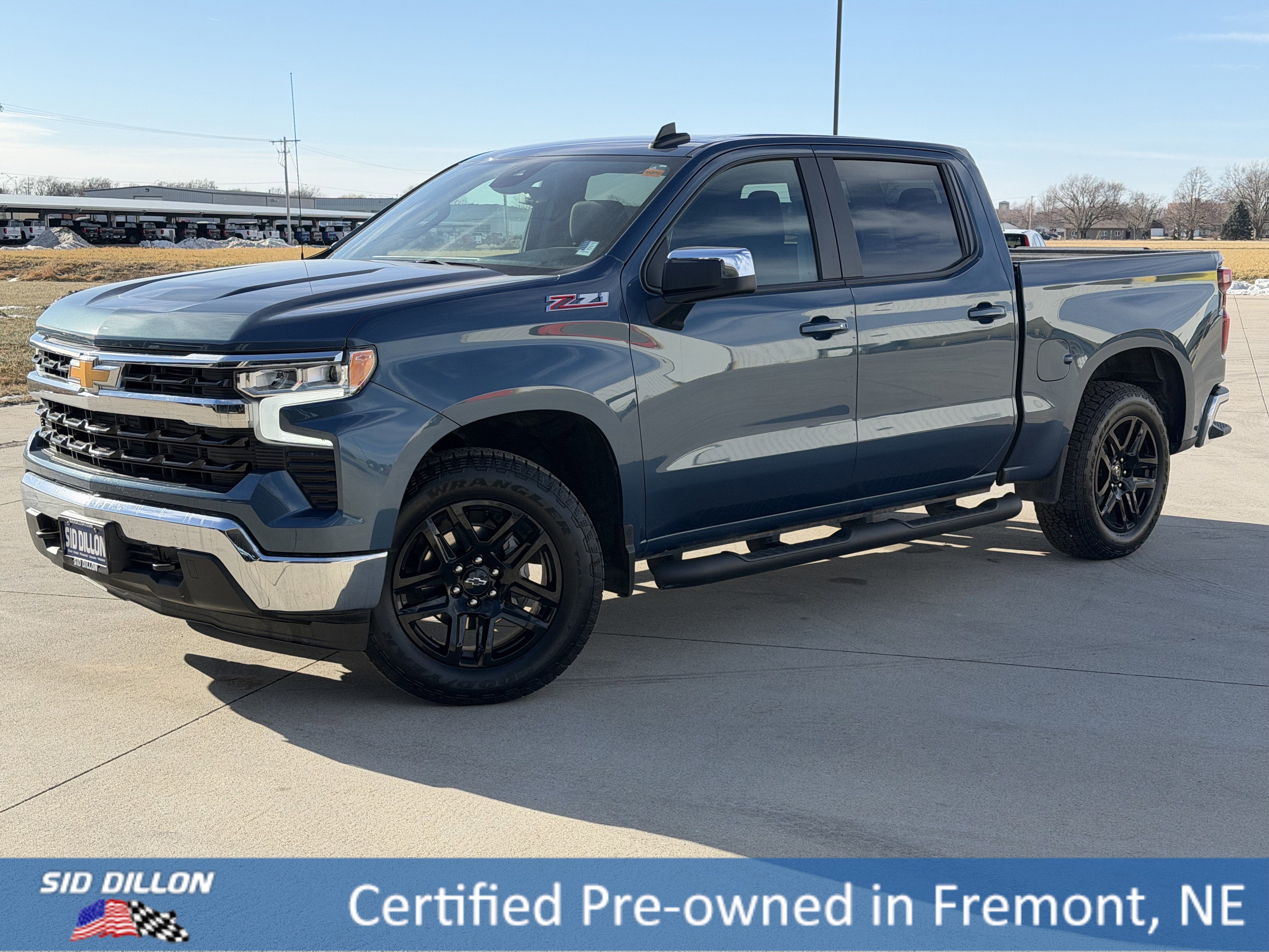 2024 Chevrolet Silverado 1500 LT's photo