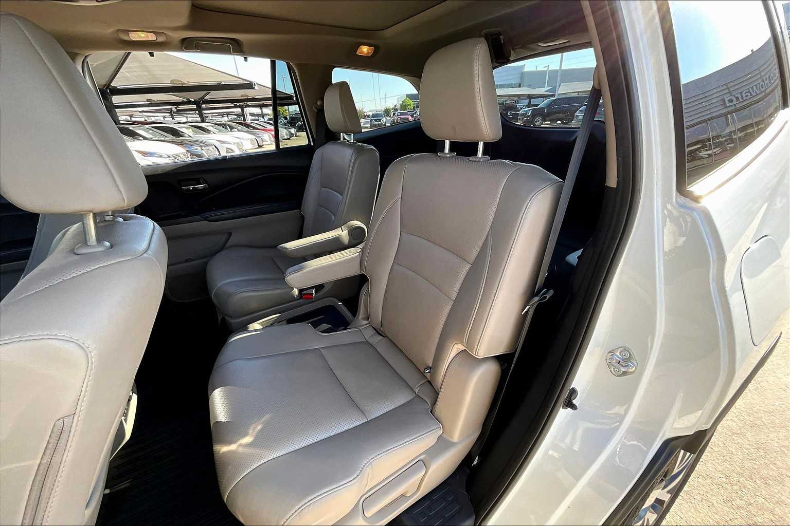 2018 Honda Pilot Elite photo 17