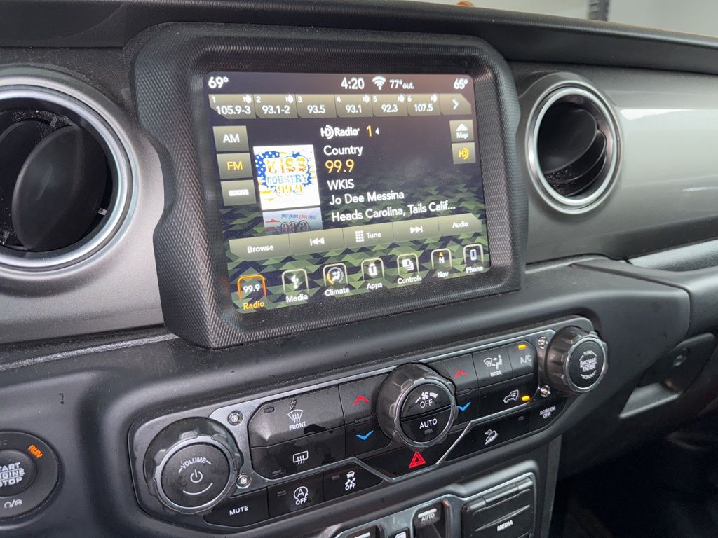 2018 Jeep Wrangler Unlimited Sahara photo 13