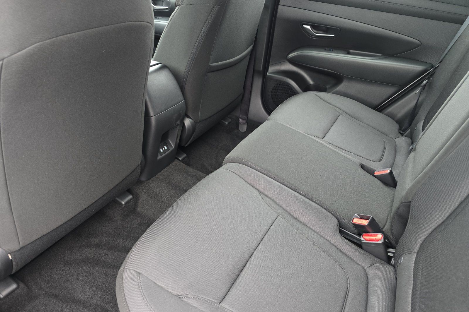 2025 Hyundai Tucson SE photo 11