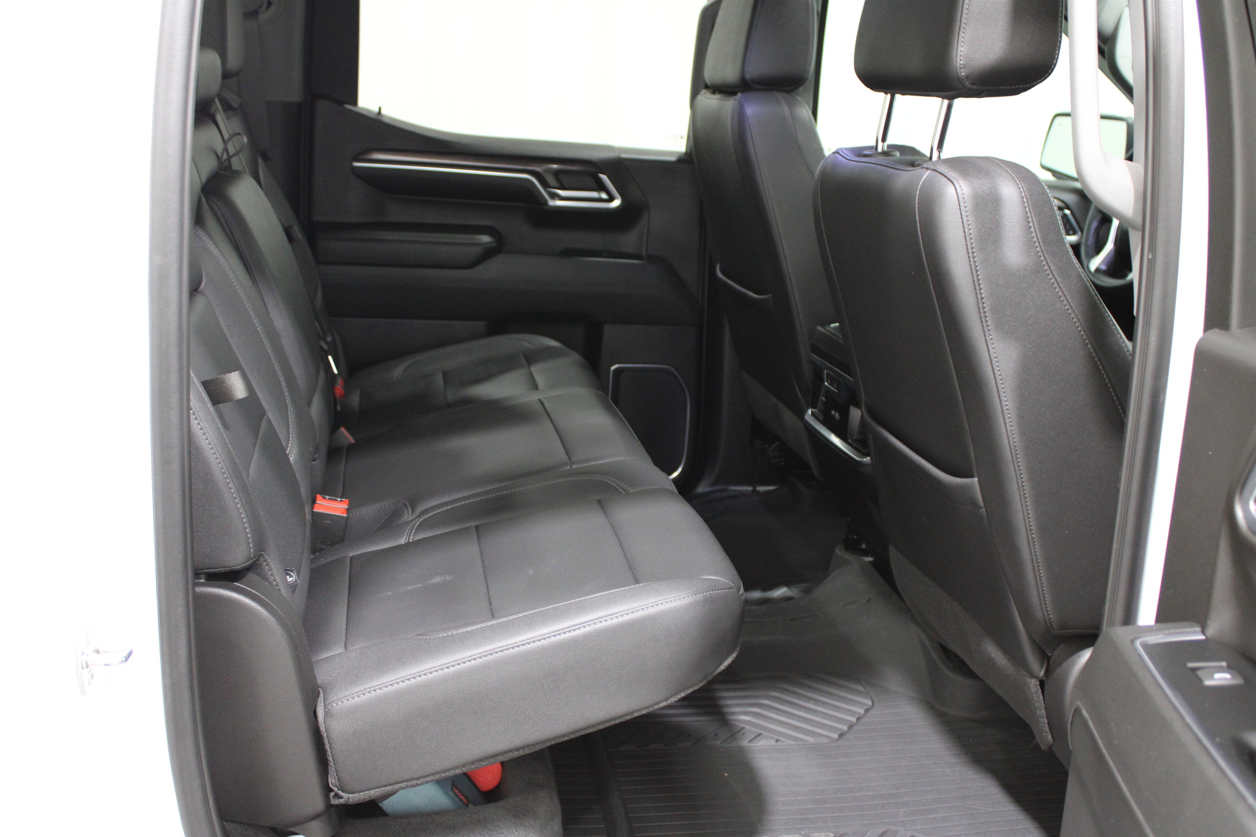 2023 Chevrolet Silverado 1500 LTZ photo 4