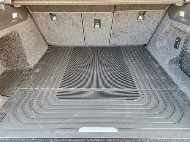 2025 Land Rover Range Rover SE photo 19