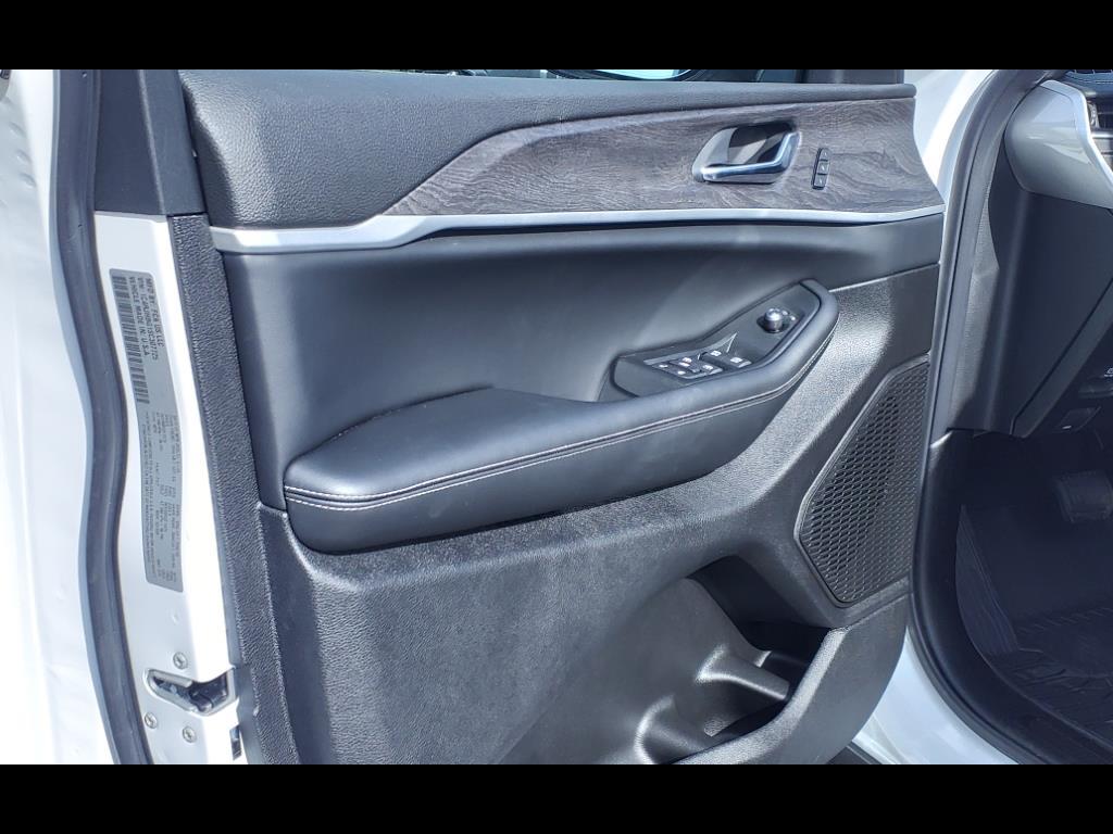 2025 Jeep Grand Cherokee Limited photo 6