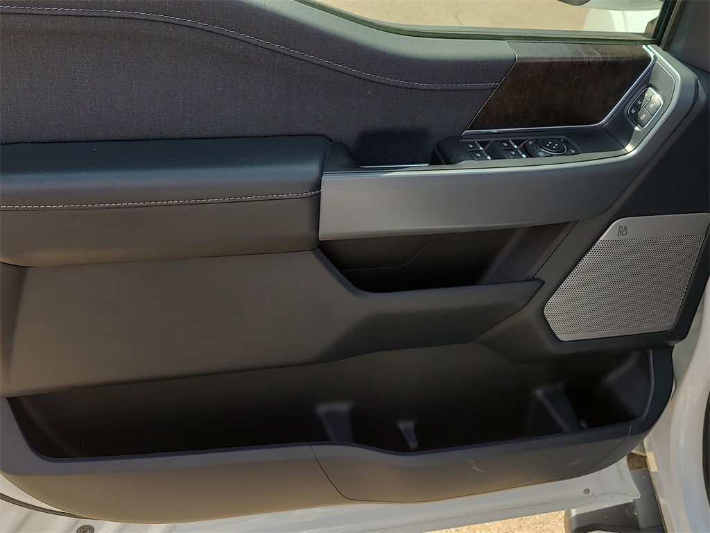 2022 Ford F-150 Lariat photo 17