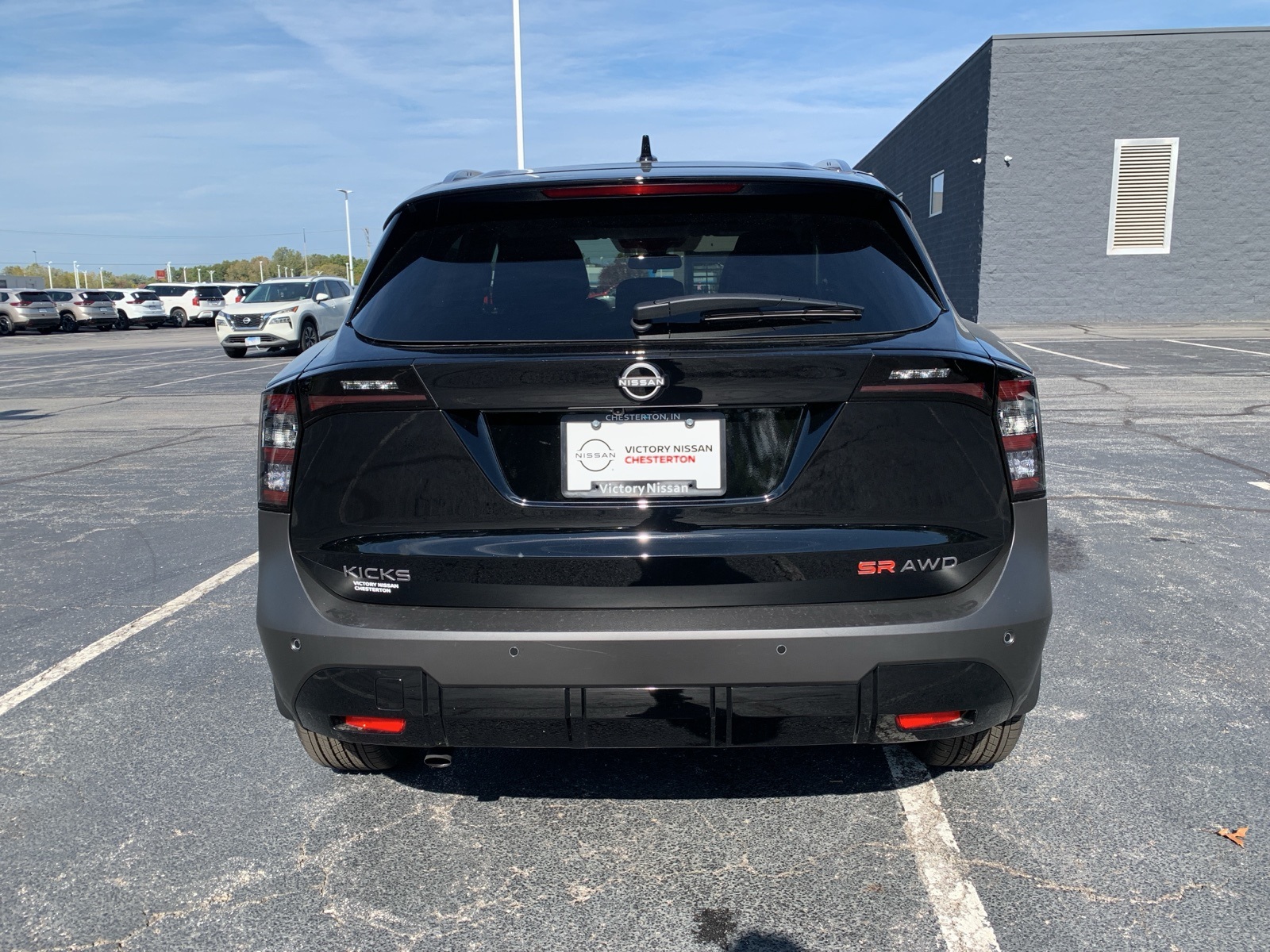 2026 Nissan Kicks SR photo 2