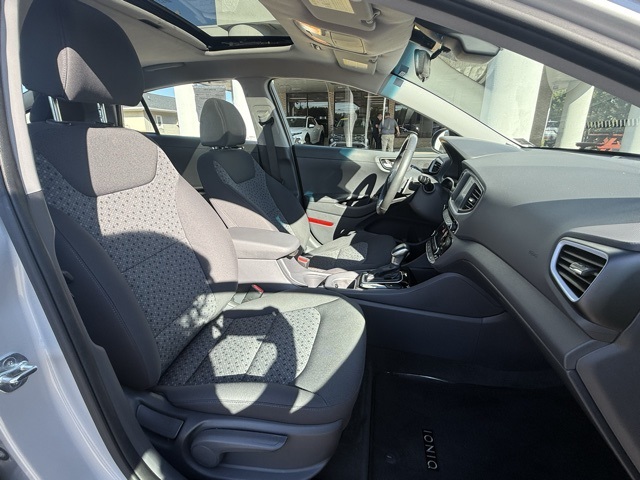 2018 Hyundai Ioniq SEL photo 18