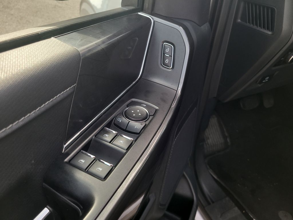 2023 Ford F-150 XLT photo 11