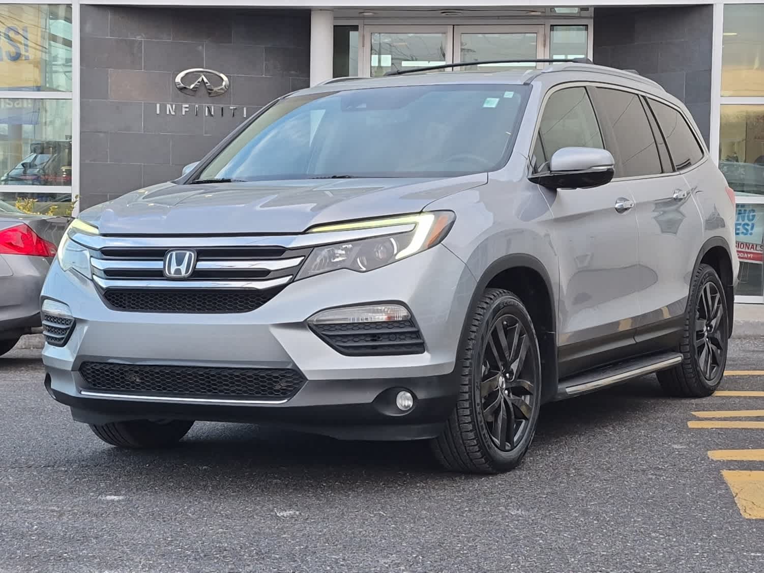2016 Honda Pilot Elite's photo