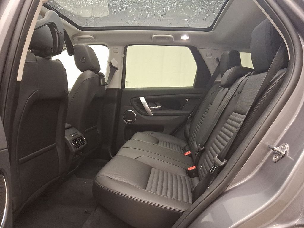 2025 Land Rover Discovery Sport S photo 6
