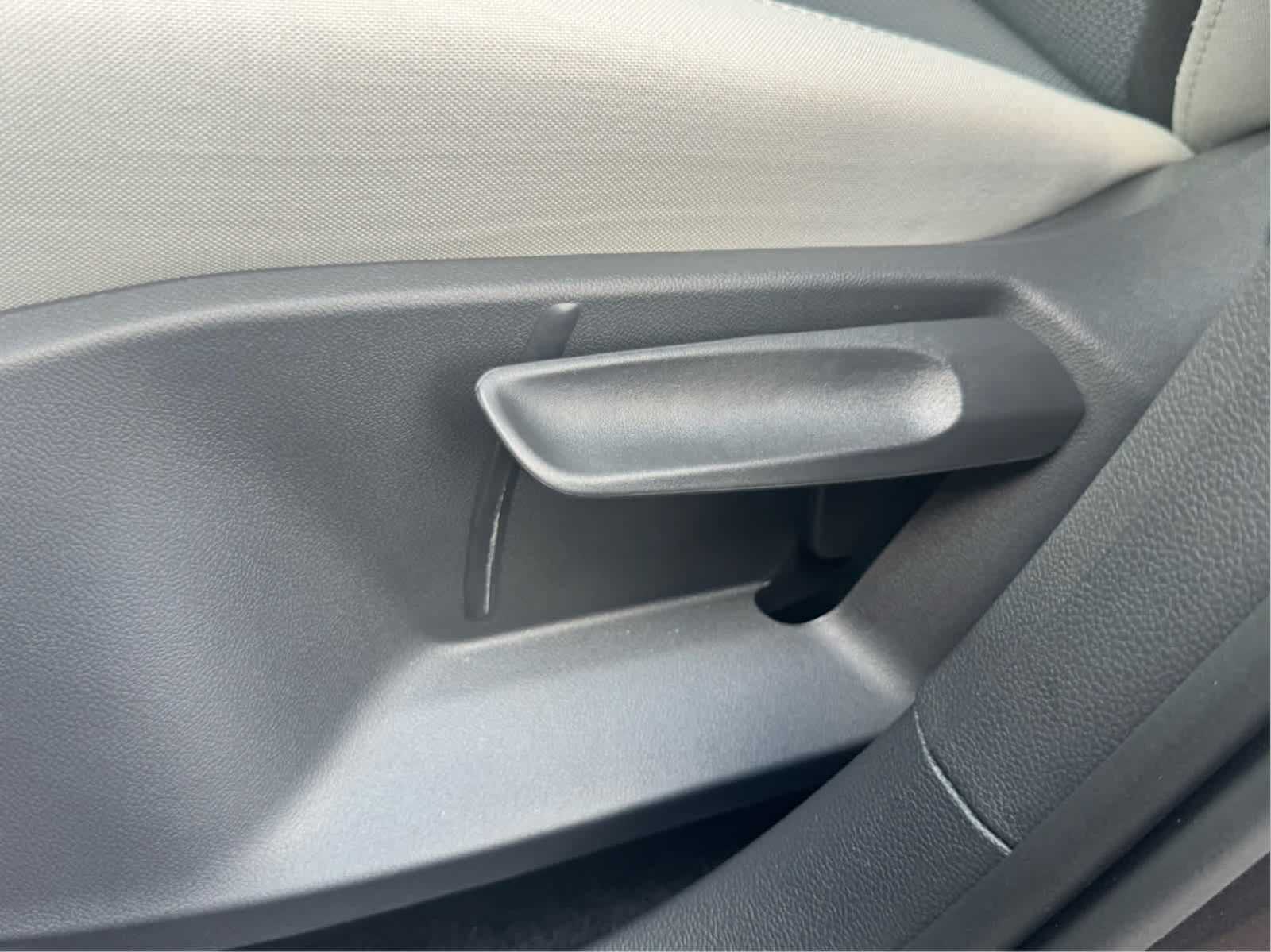 2025 Volkswagen Taos S photo 12