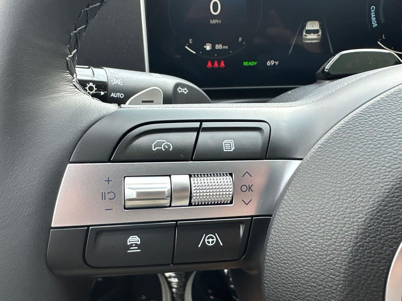 2025 Hyundai Tucson Hybrid SEL Convenience photo 16