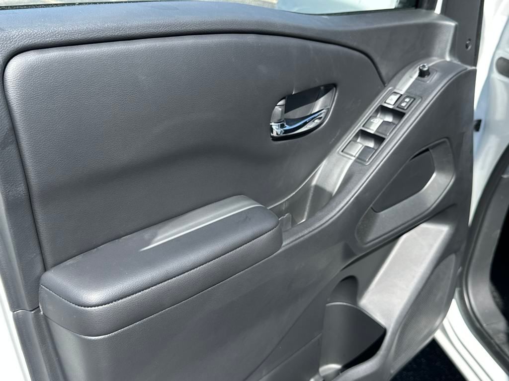 2025 Nissan Frontier SV photo 10