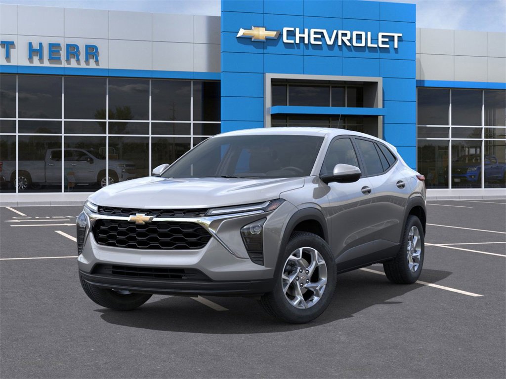 2026 Chevrolet Trax LS photo 2