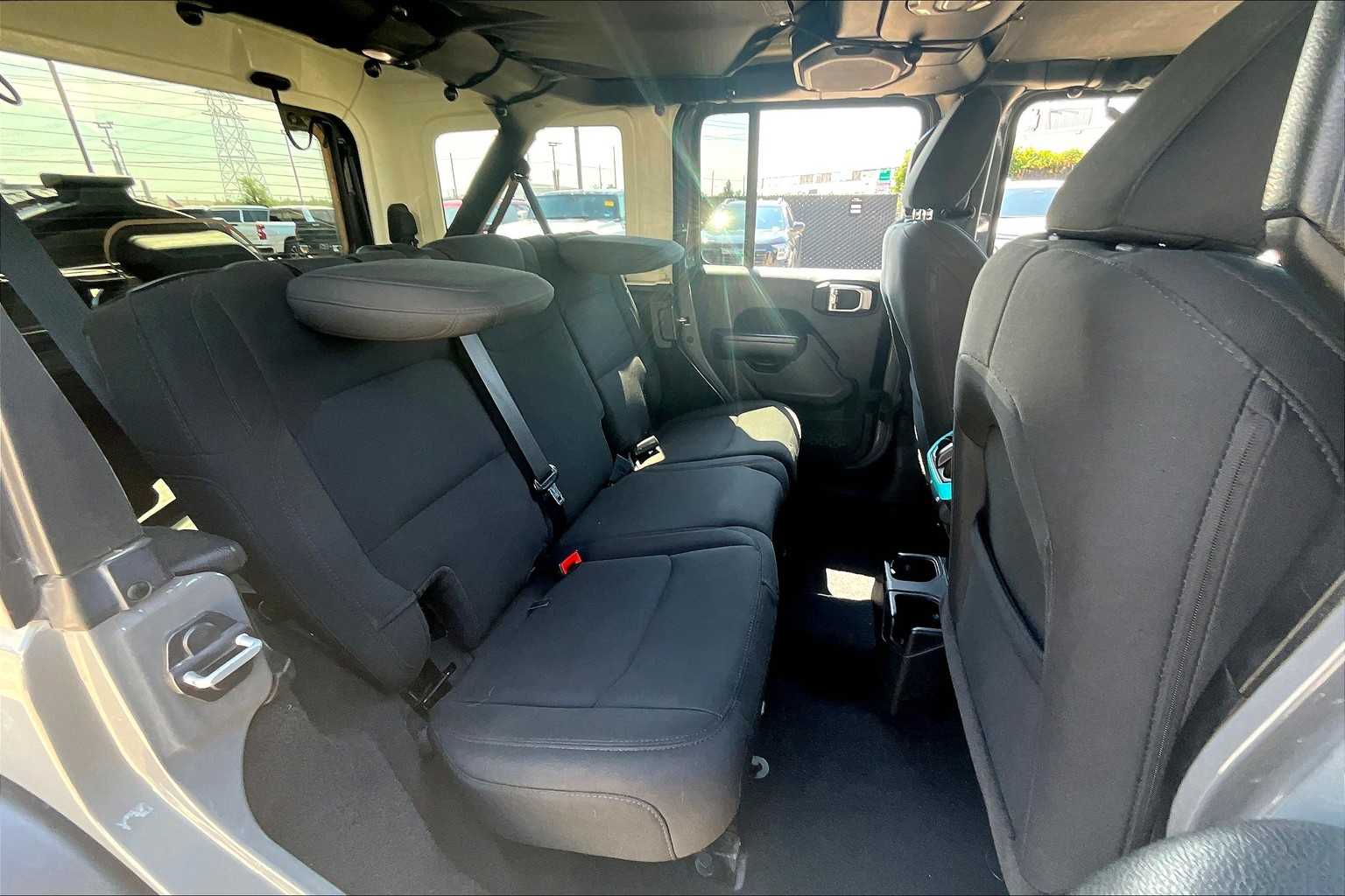2021 Jeep Wrangler Unlimited Sport photo 18