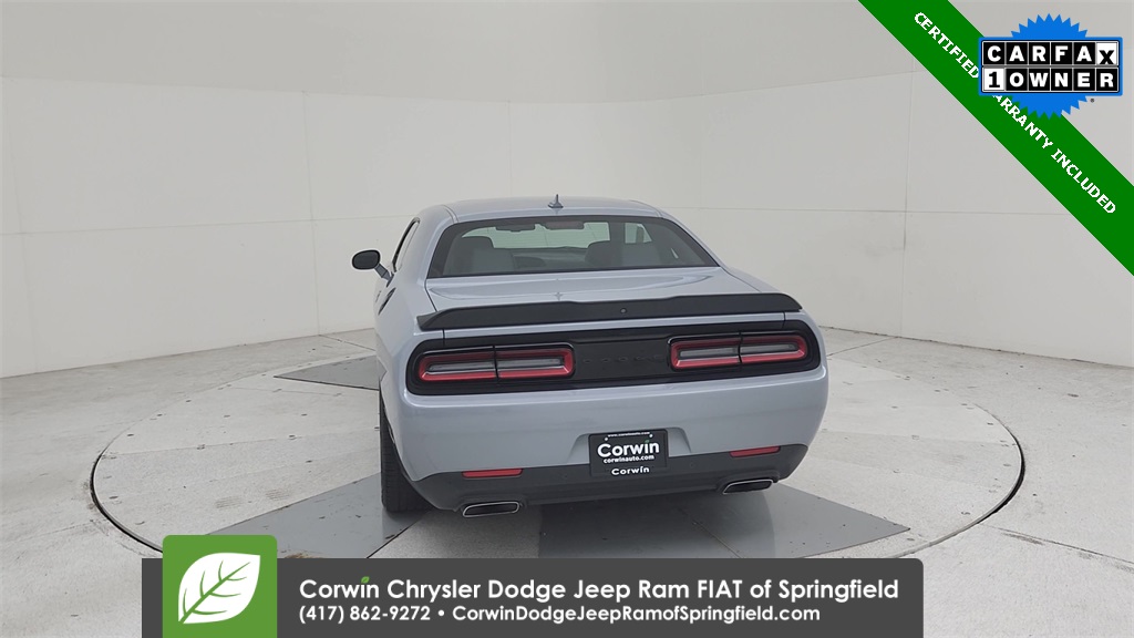 2022 Dodge Challenger R/T photo 11