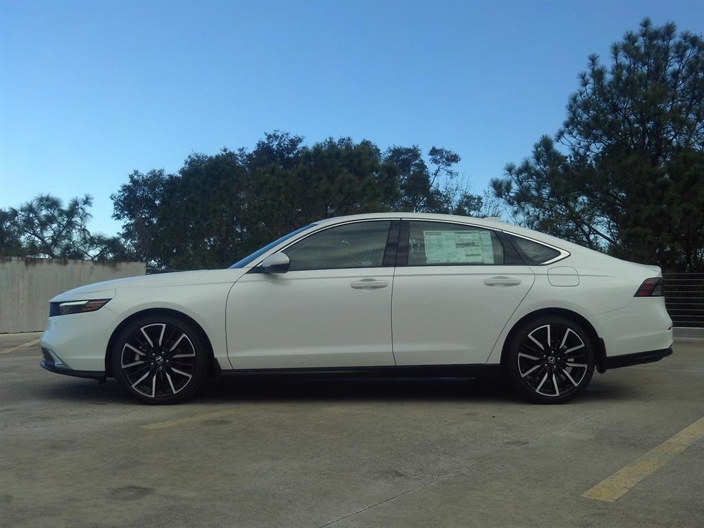 2025 Honda Accord Hybrid Touring photo 4