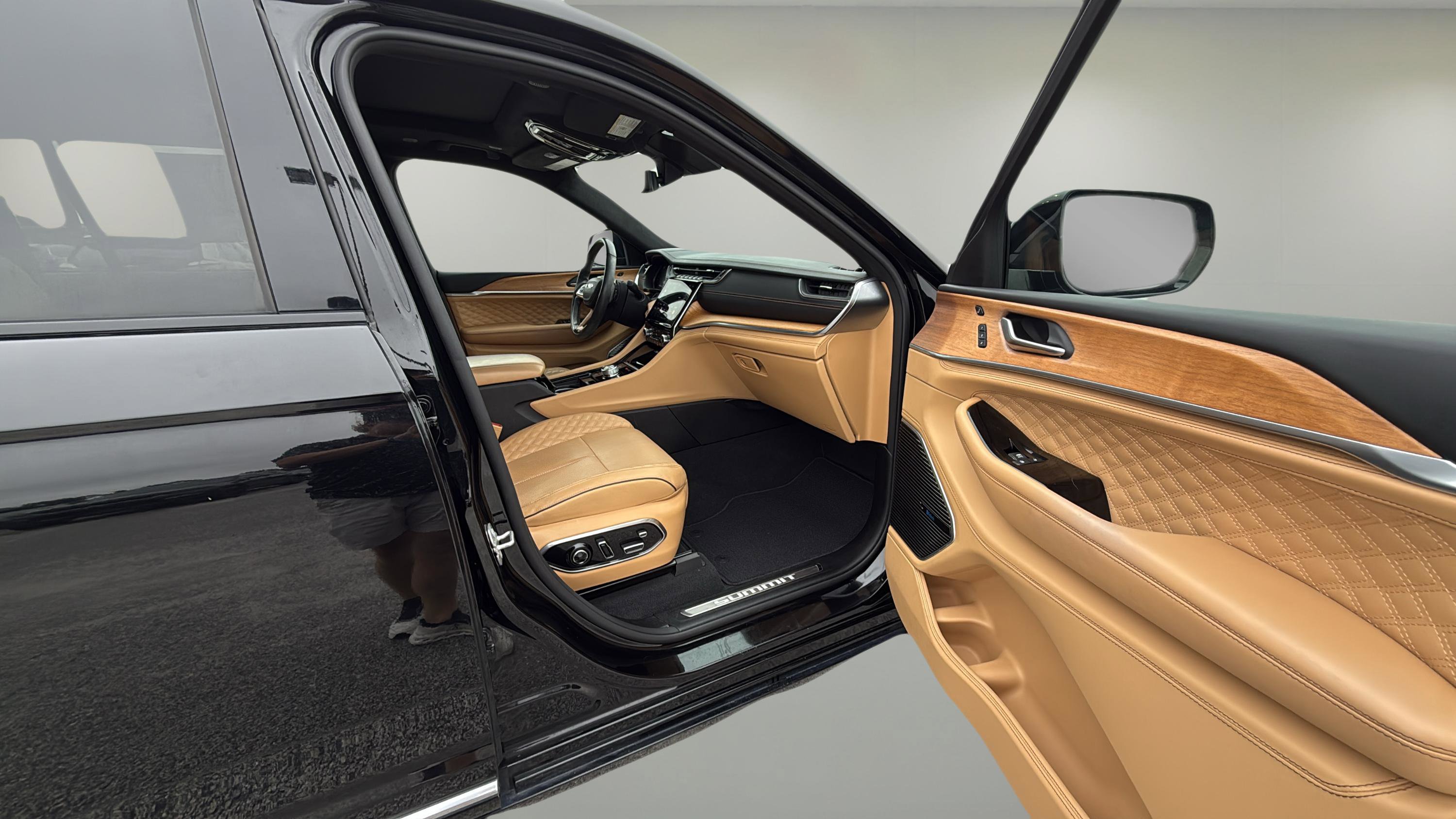 2021 Jeep Grand Cherokee L Summit Reserve photo 11