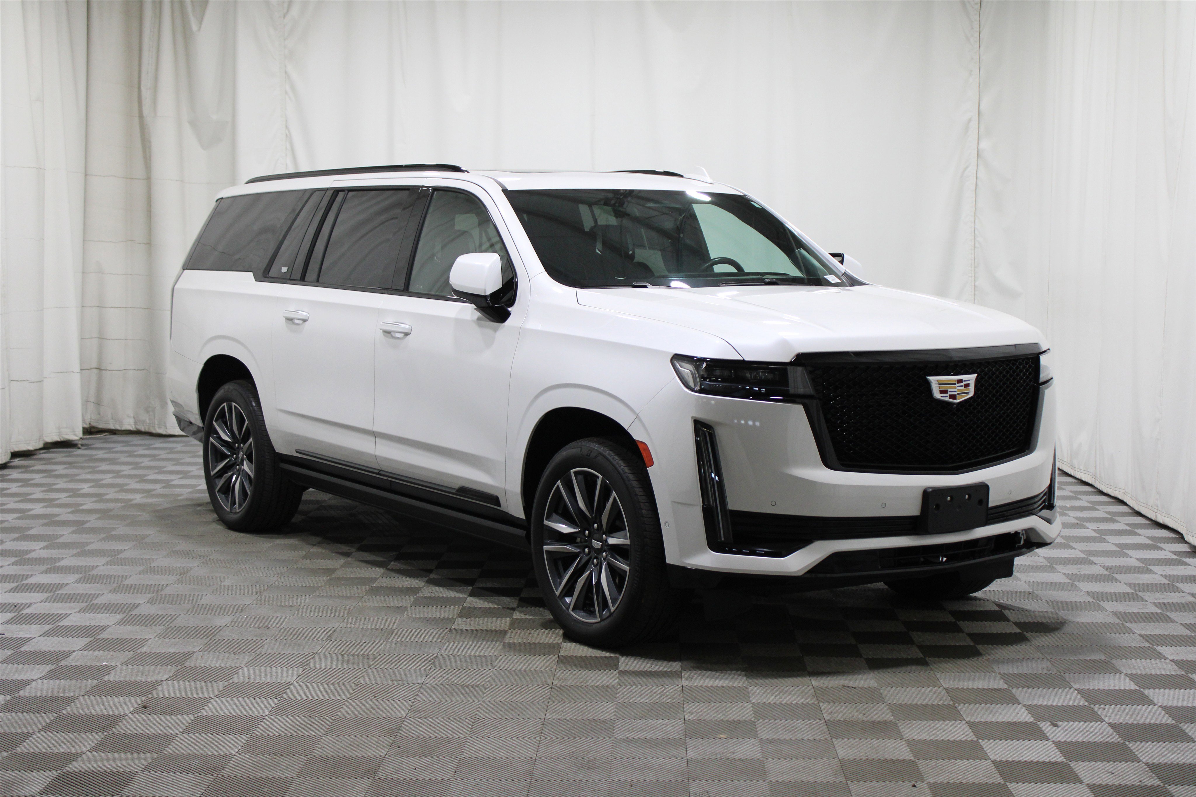 2024 Cadillac Escalade ESV Sport Platinum's photo