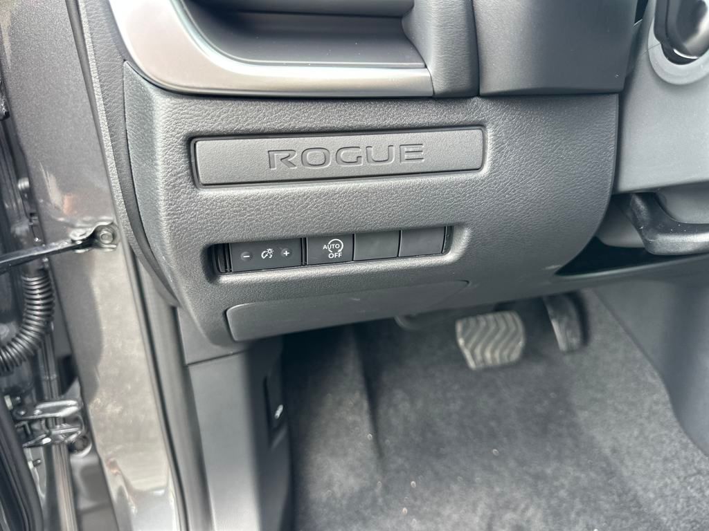 2026 Nissan Rogue S photo 12