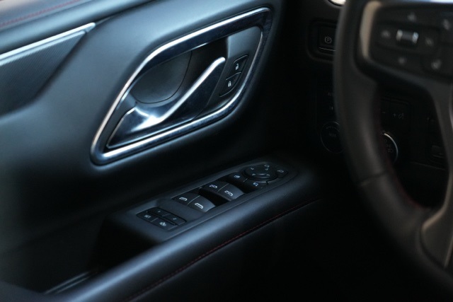 2023 Chevrolet Suburban RST photo 21