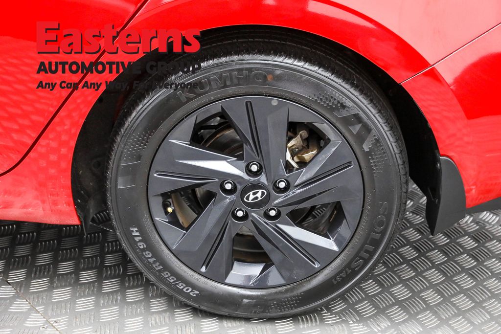 2022 Hyundai Elantra SEL Convenience photo 25