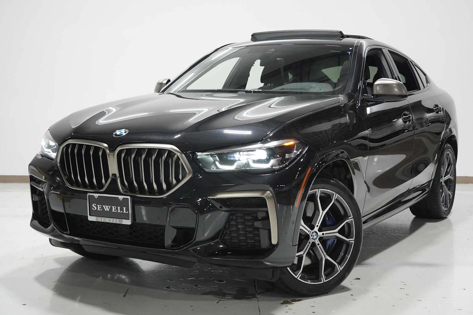 2022 BMW X6 M50i