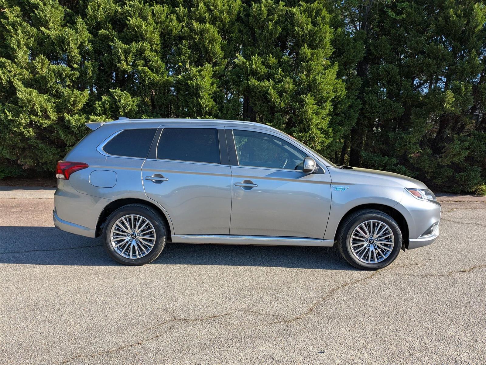 2020 Mitsubishi Outlander PHEV SEL photo 5