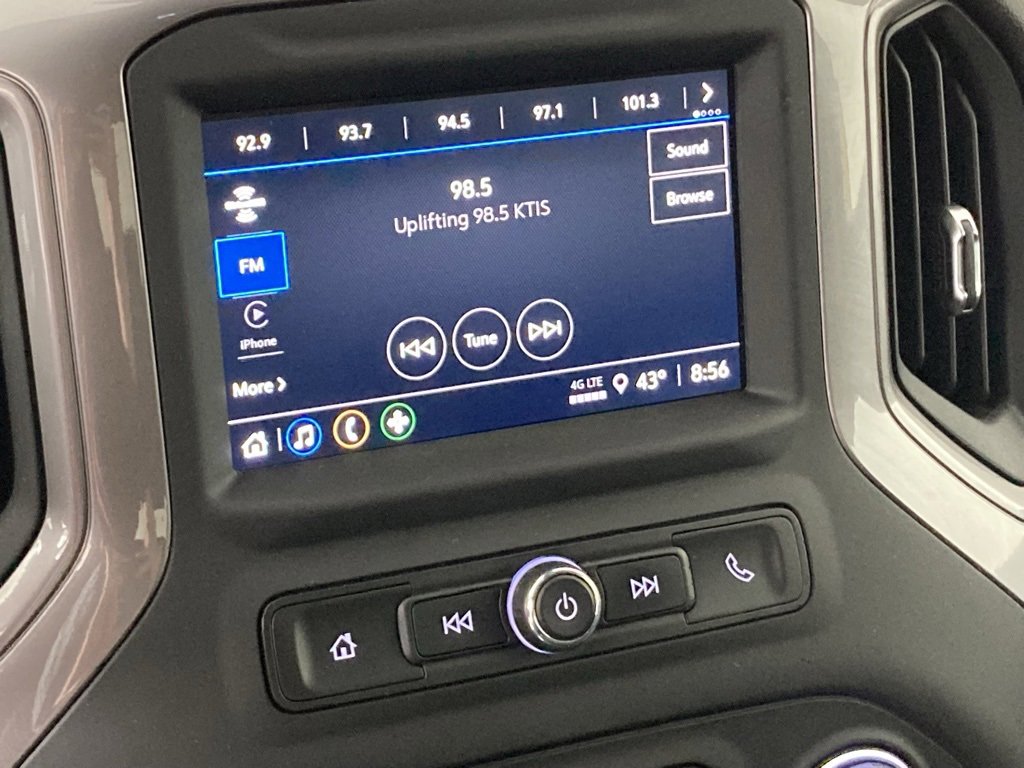 2022 Chevrolet Silverado 1500 Custom photo 3