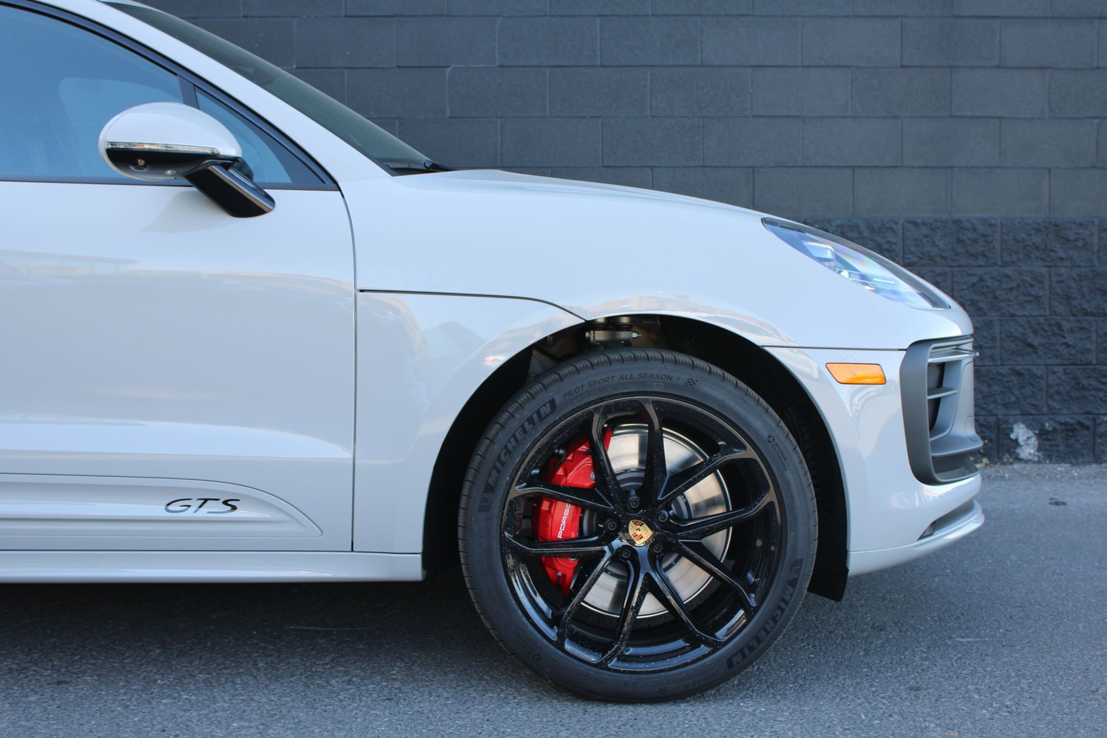 2026 Porsche Macan GTS photo 11