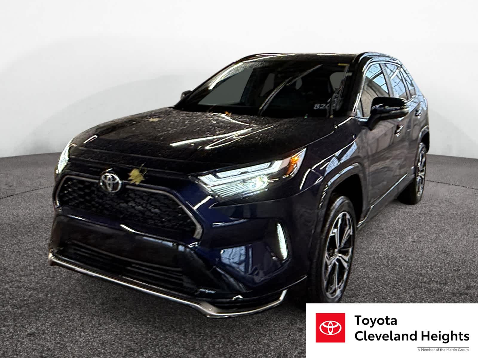 2025 Toyota RAV4 XSE's photo