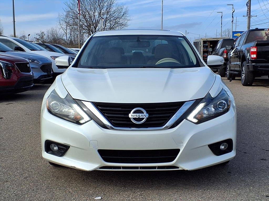Used 2016 Nissan Altima SL with VIN 1N4AL3AP0GC227213 for sale in Howell, MI