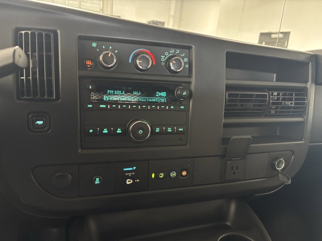 2025 Chevrolet Express Cargo 2500 photo 19