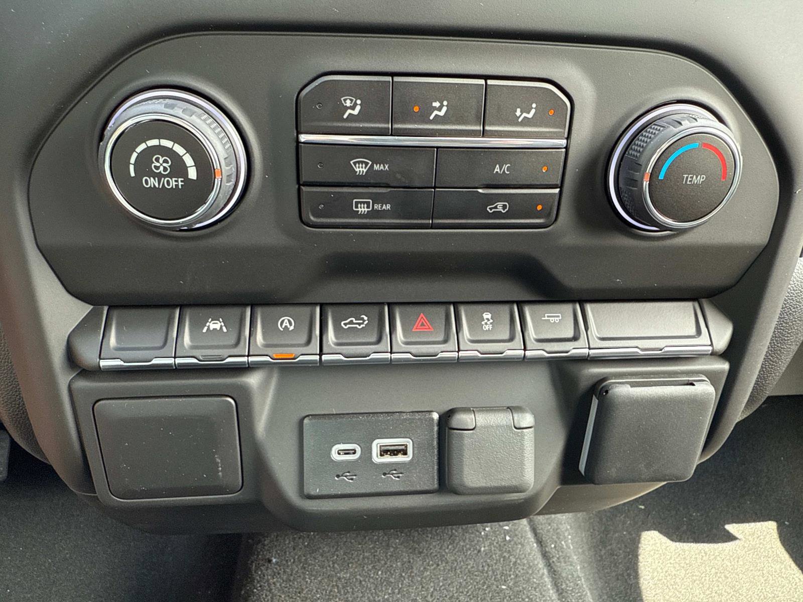 2026 Chevrolet Silverado 1500 Custom photo 23
