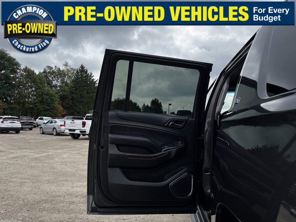 2018 Chevrolet Suburban LT photo 15