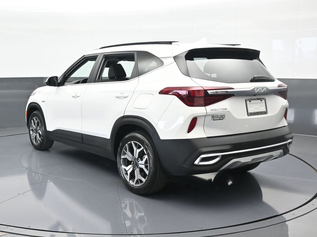 2023 Kia Seltos EX photo 4